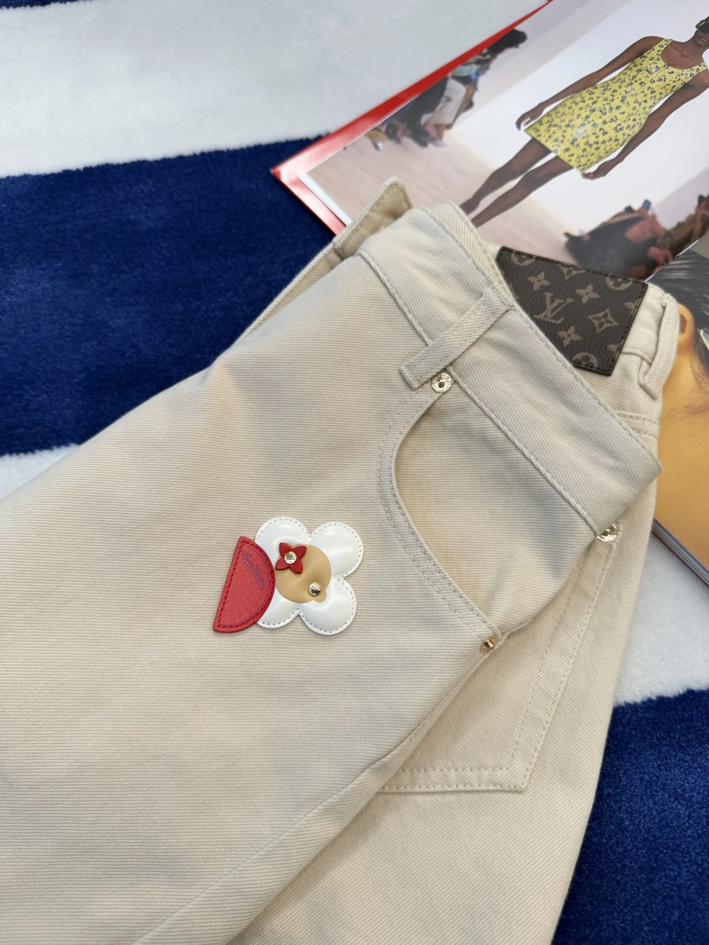 LV Shorts Cotton S-M-L B95202608042306 - Image 8