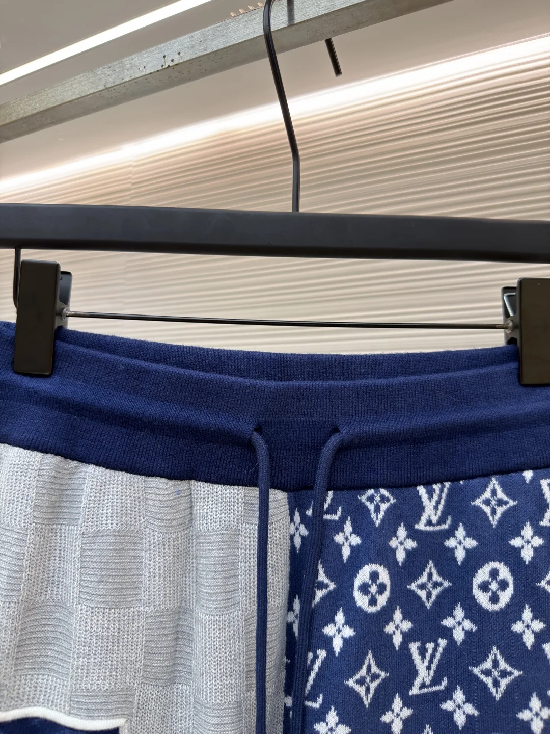 LV Shorts Cotton S-XL B20202608060295 - Image 3