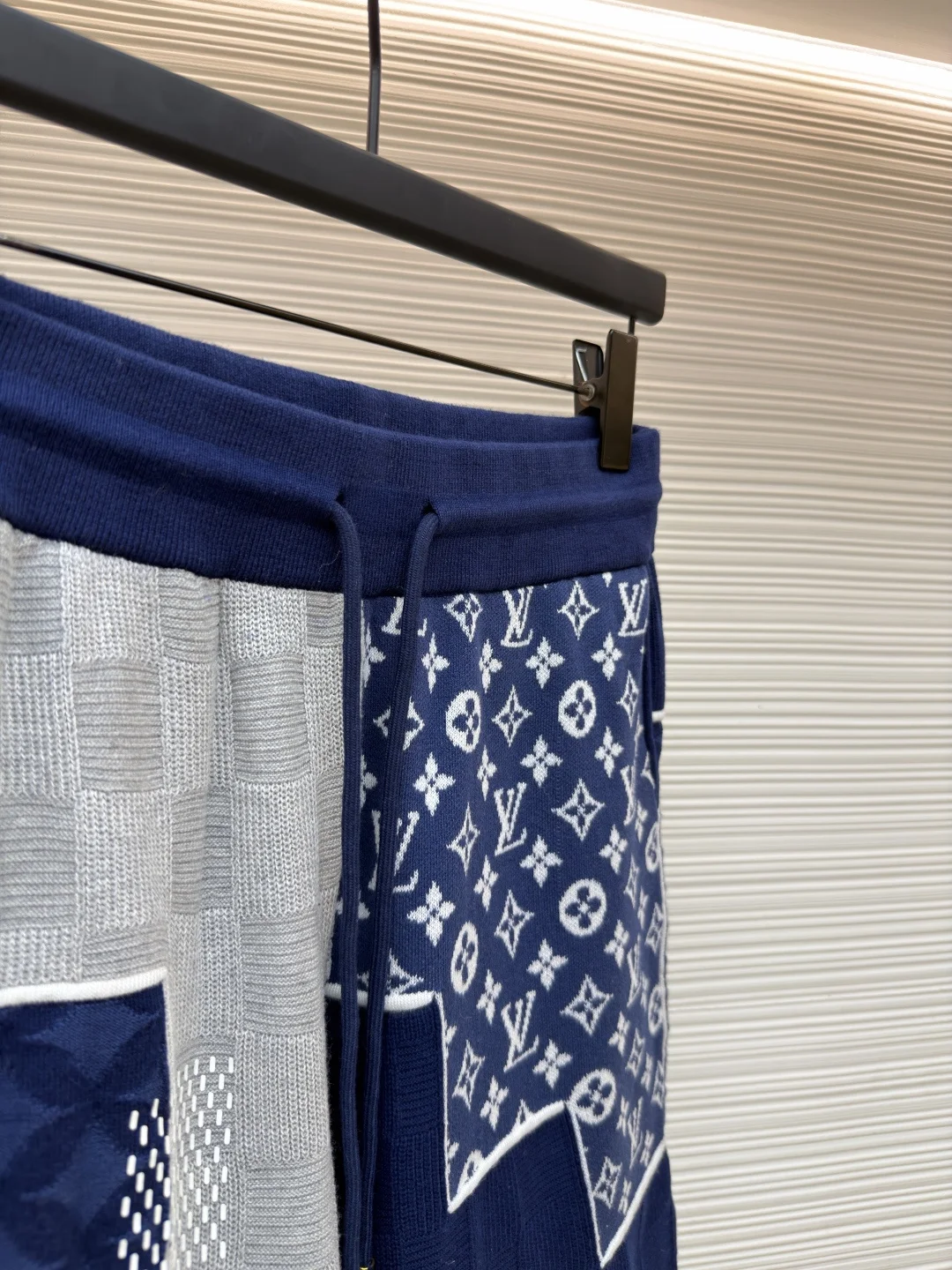 LV Shorts Cotton S-XL B20202608060295 - Image 8