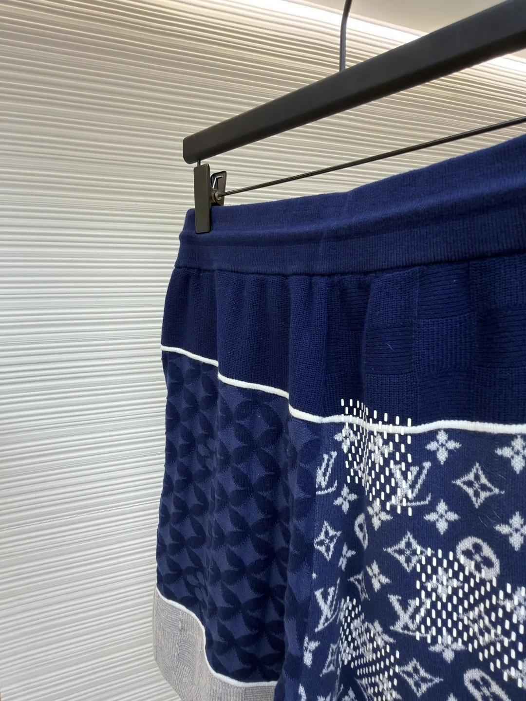 LV Shorts Cotton S-XL B20202608060295 - Image 9