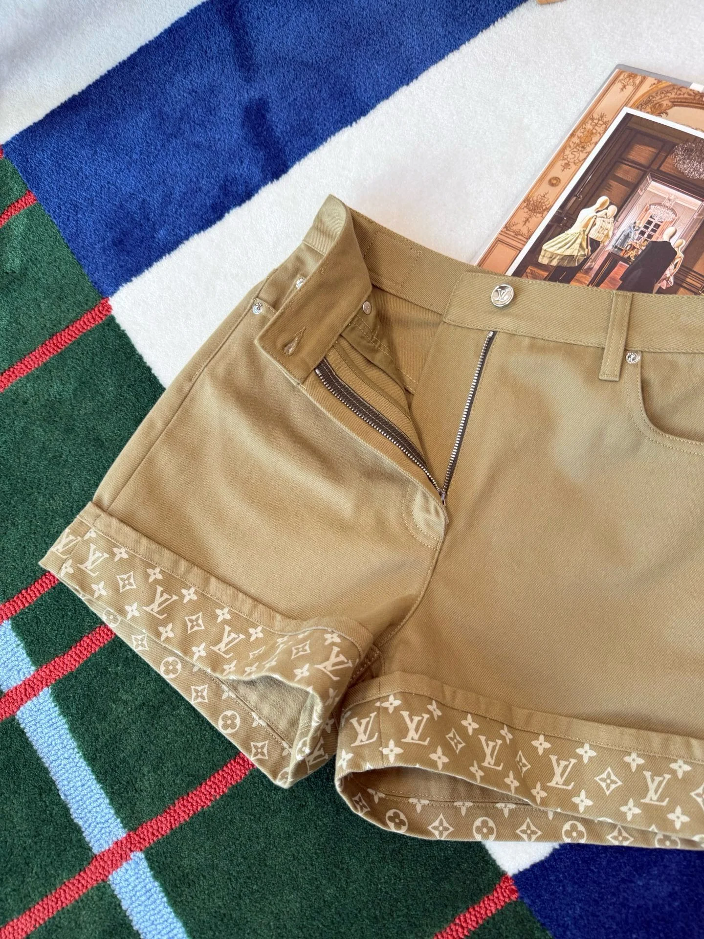 LV Shorts Cotton Twill S-M-L B95202608040106 - Image 7