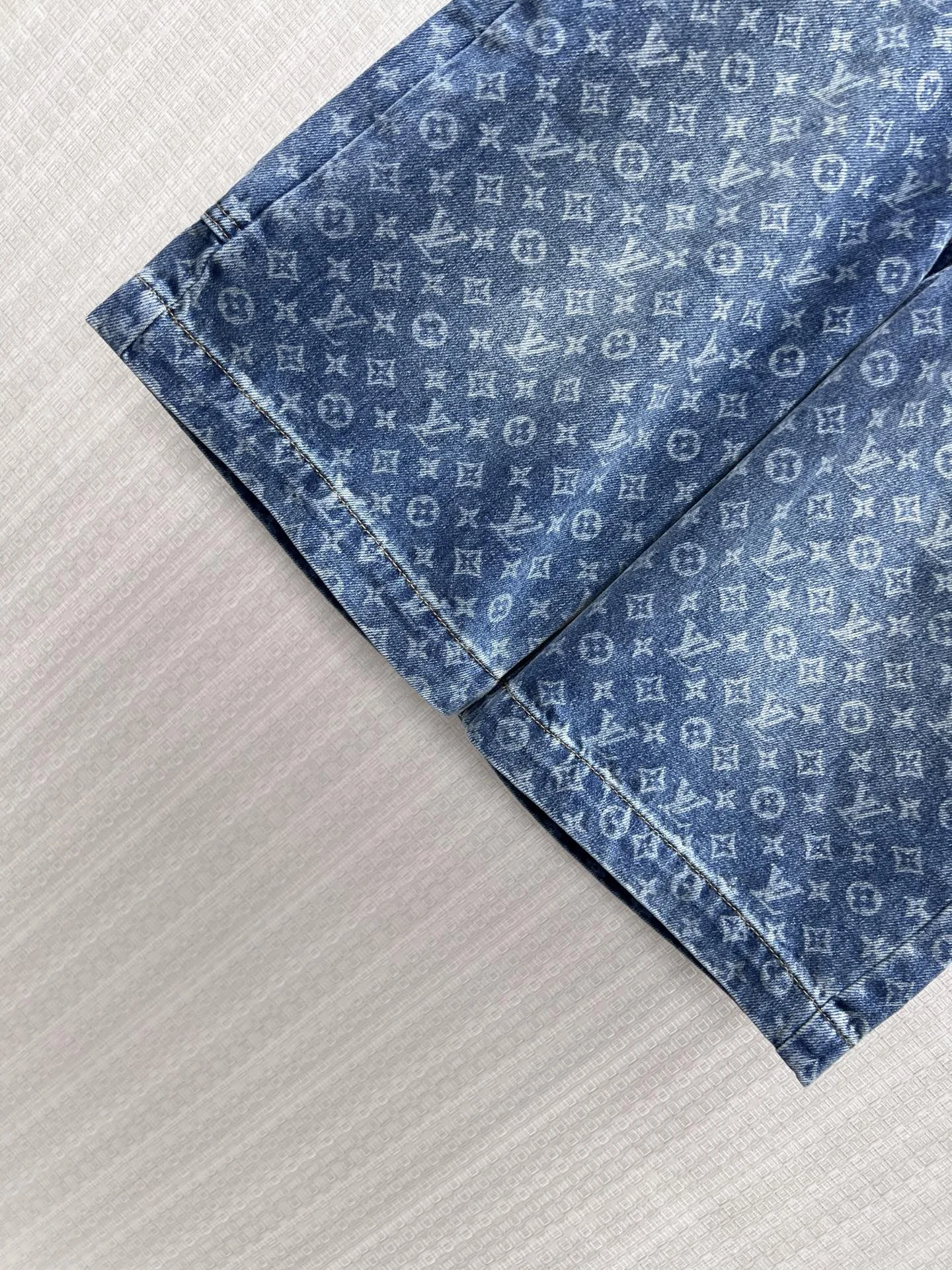 LV Shorts Denim S-L B45202608041565 - Image 7