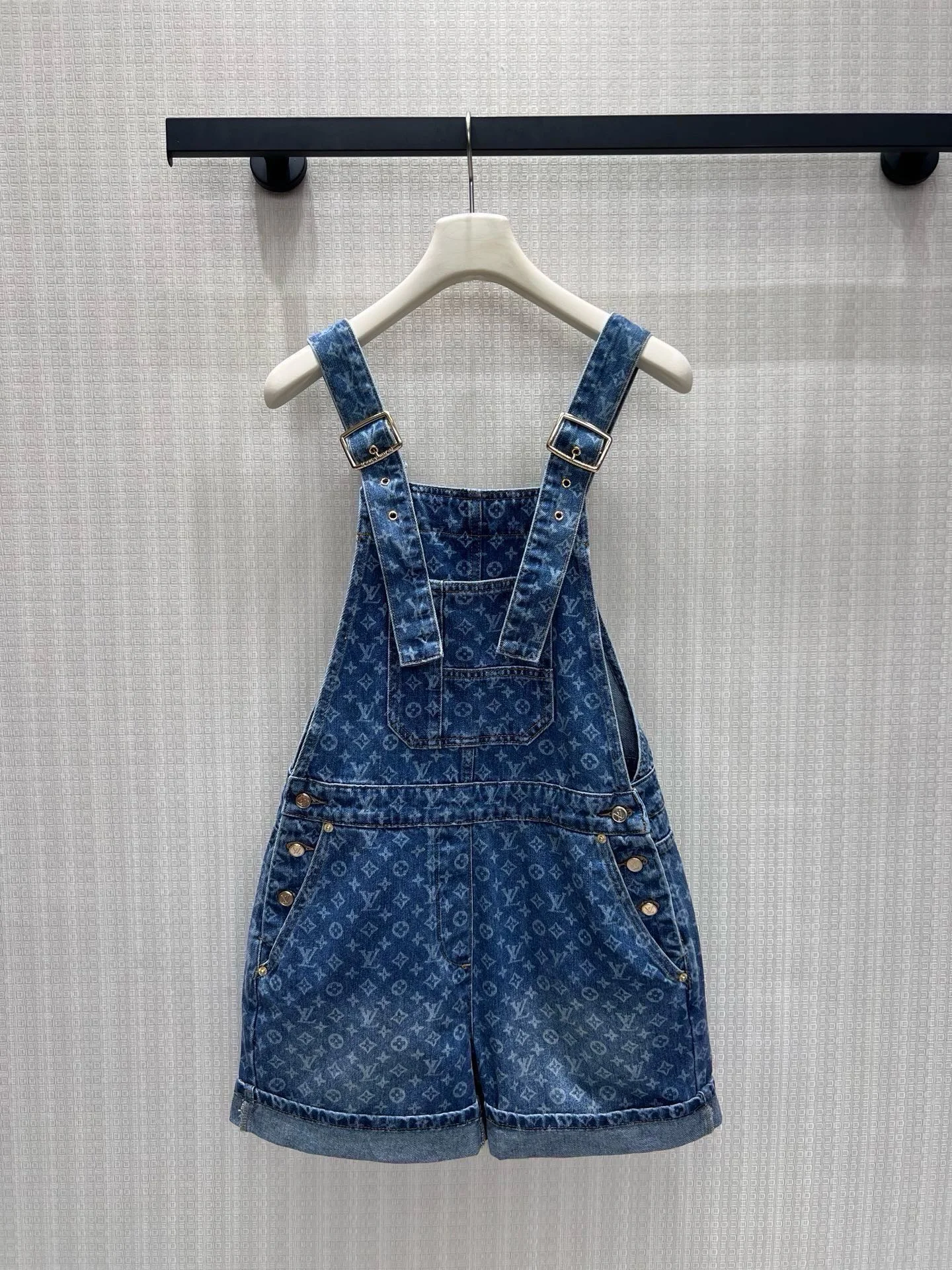 LV Shorts Denim S-M-L B75202608041590