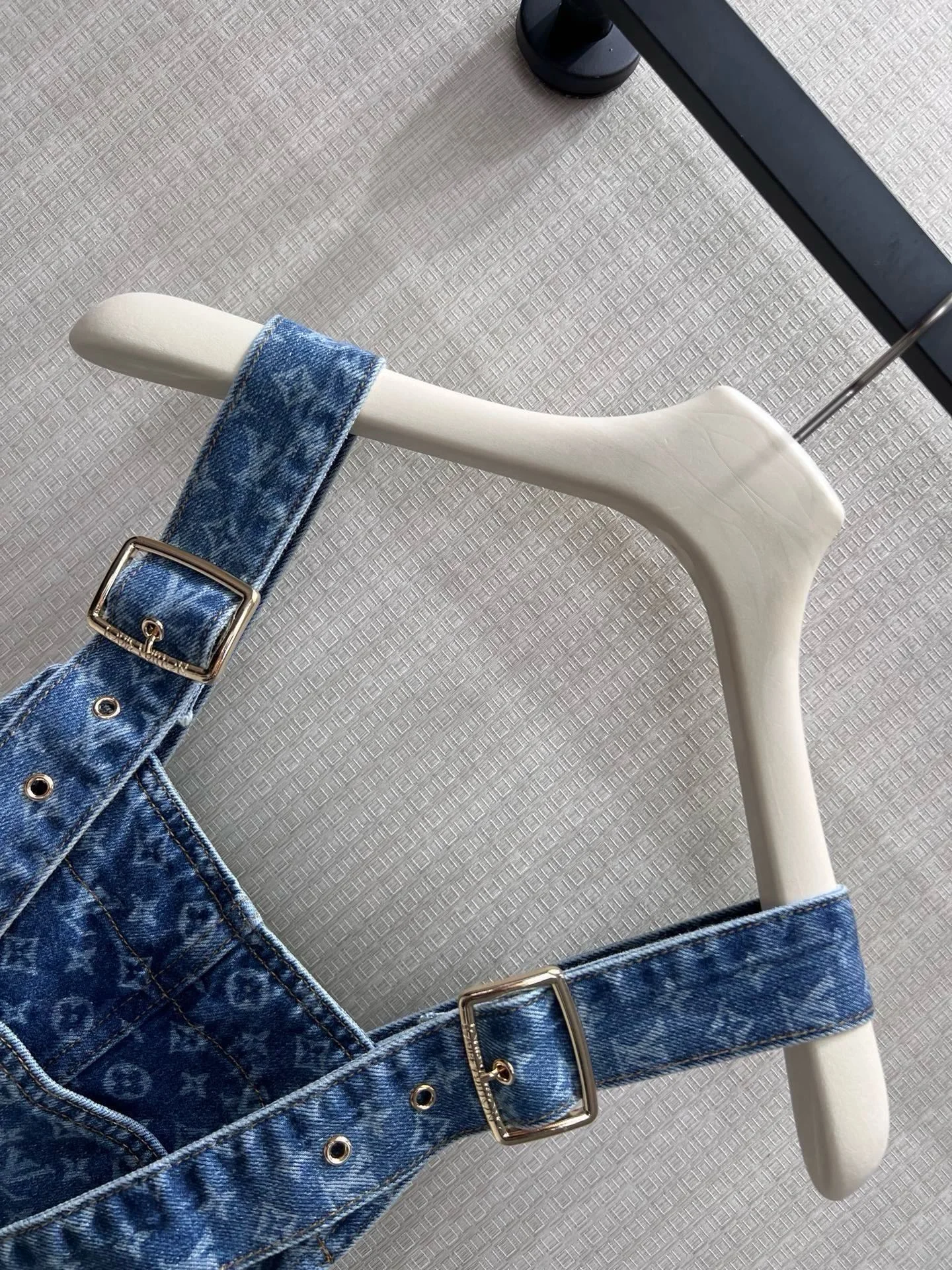 LV Shorts Denim S-M-L B75202608041590 - Image 3