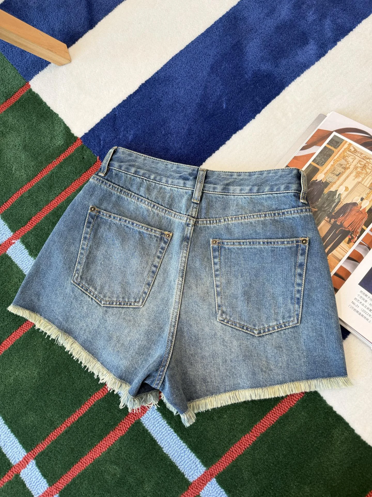 LV Shorts Denim S-M-L B85202608041408 - Image 6
