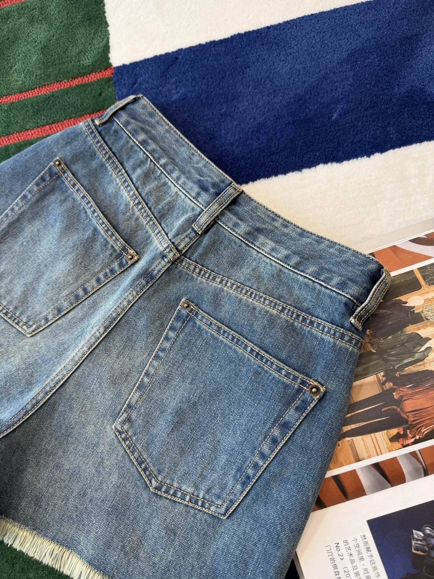 LV Shorts Denim S-M-L B85202608041408 - Image 9