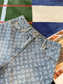 Alternative view of LV Shorts Denim SML C05202608040102