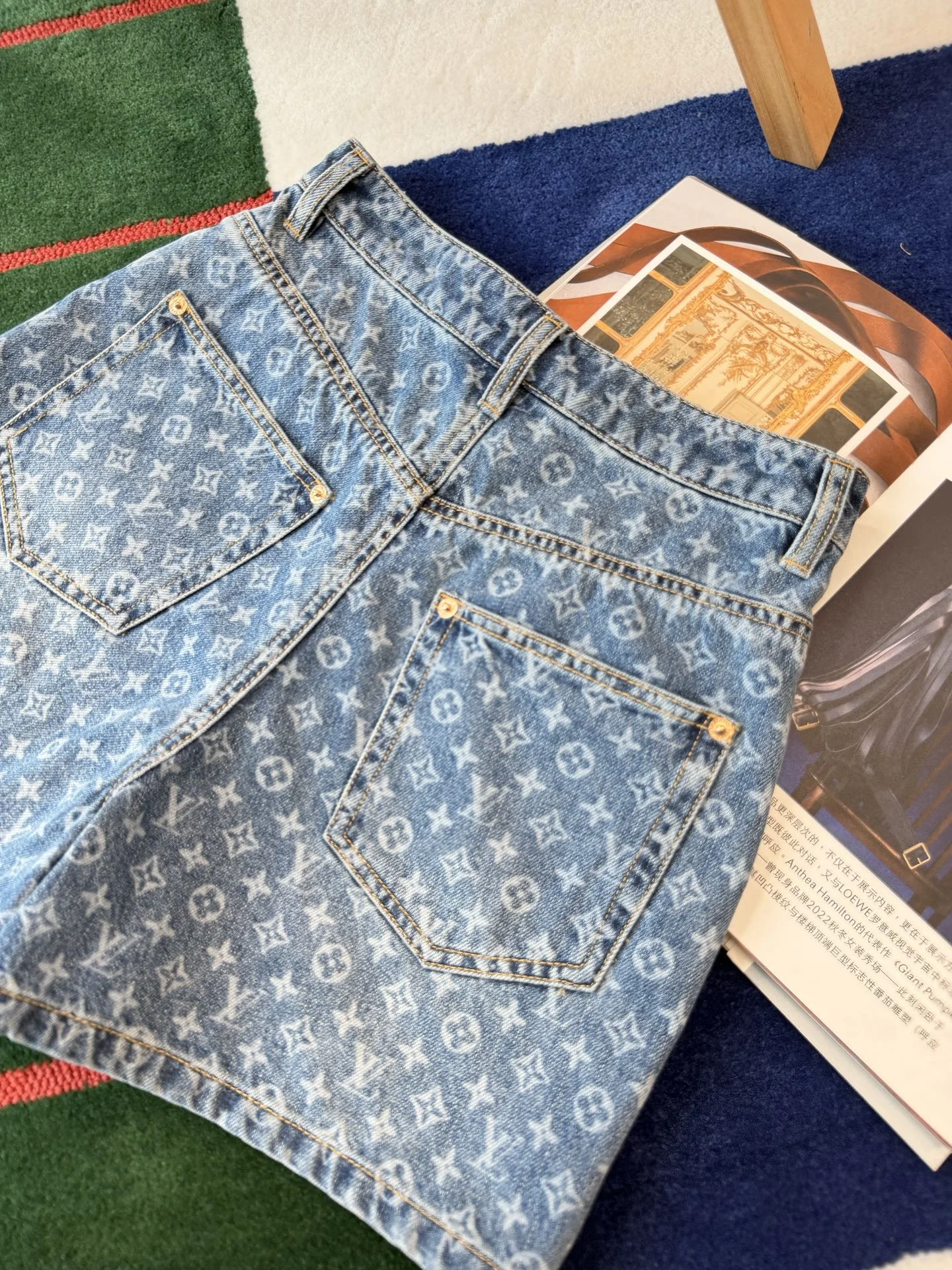 LV Shorts Denim SML C05202608040102 - Image 5