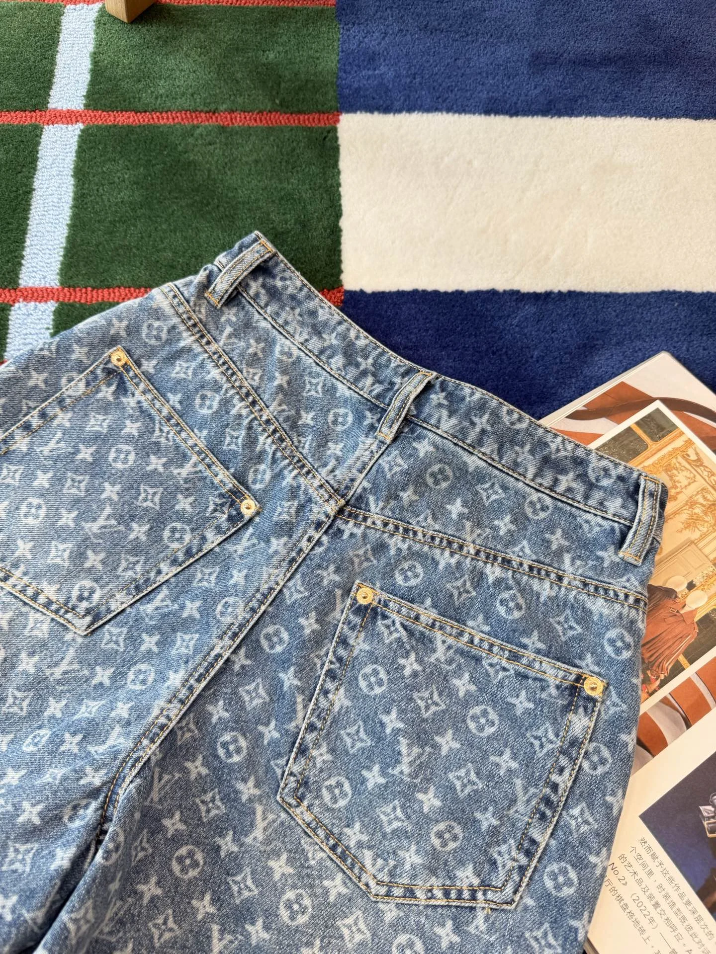 LV Shorts Denim SML C05202608040102 - Image 6