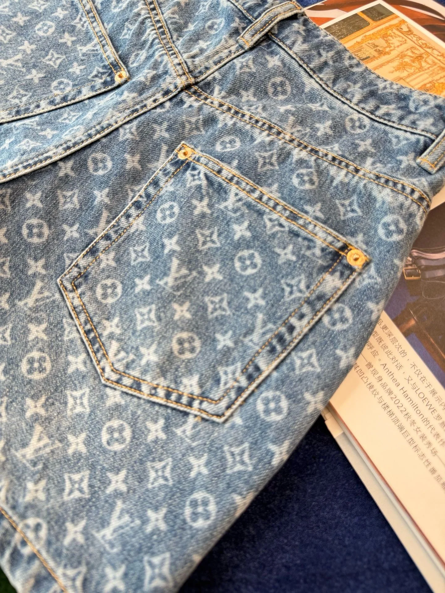 LV Shorts Denim SML C05202608040102 - Image 9