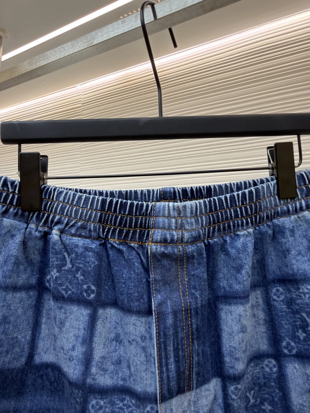 LV Shorts S-L B50202608060202 - Image 3