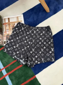 LV Shorts S M L B65202608041412