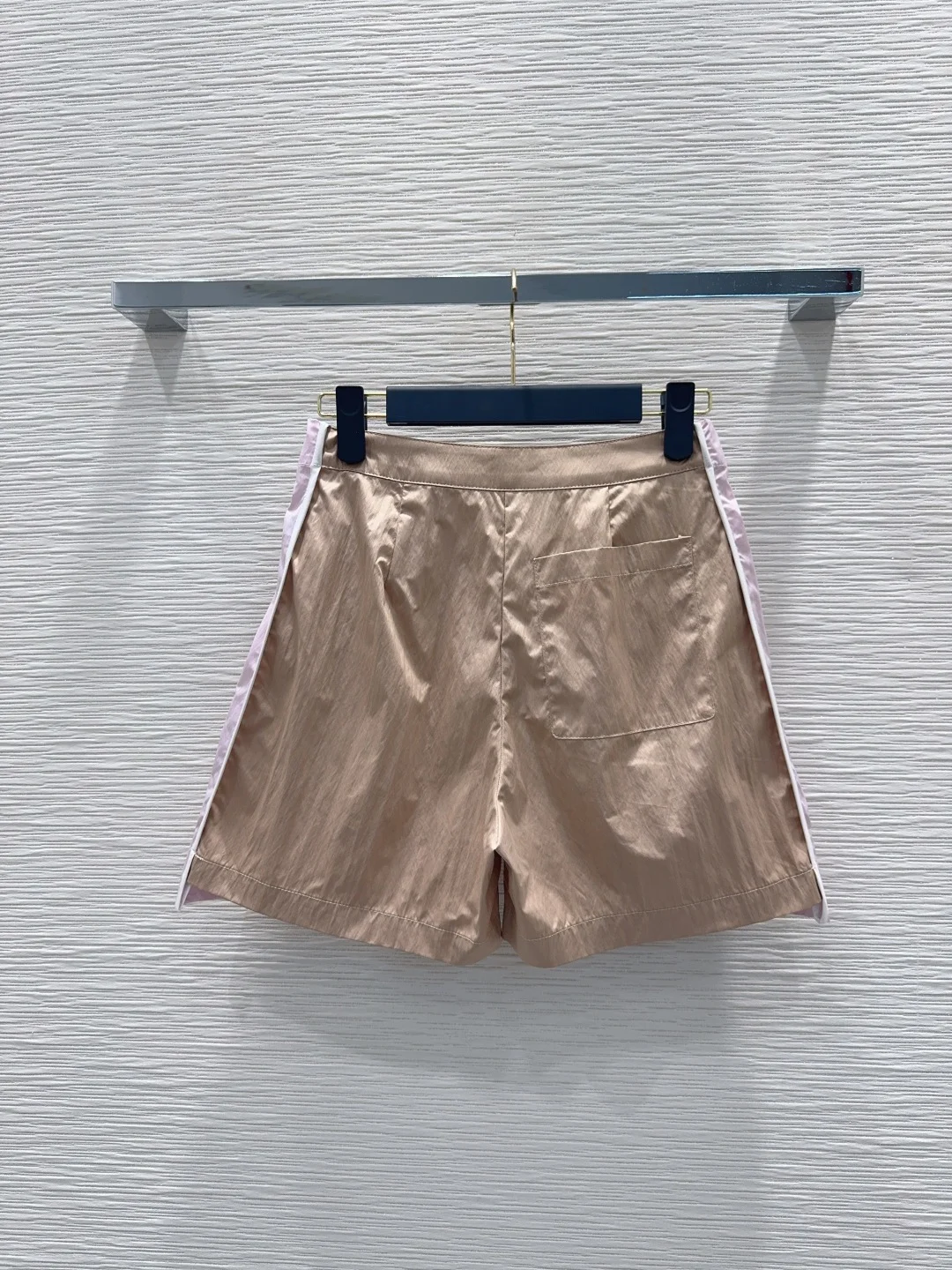 LV Shorts Tech Fabric S M L XL B05202608041073 - Image 9