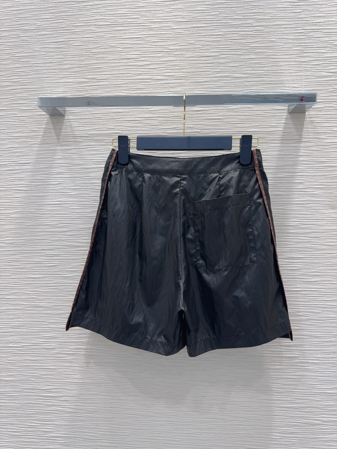 LV Shorts Tech Fabric S-XL B05202608041072 - Image 9