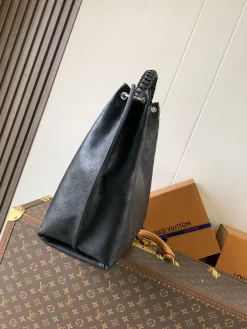 Alternative view of LV Shoulder Bags Mahina Leather (Black-Silver) 40X17X35 CM H00202608071515
