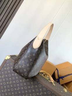 Alternative view of LV Shoulder Bags Monogram Canvas (Brown-Tan) 40X31X10 CM E00202608070844