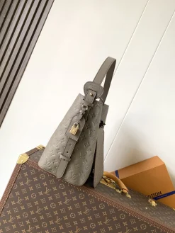 Alternative view of LV Shoulder Bags Monogram Leather (Khaki-Dark Brown) 30X25X17CM F00202608070529