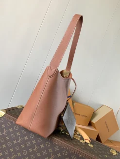 Alternative view of LV Shoulder Bags Smooth Calfskin (Rose-Gold) 24X28X16CM F50202608071246