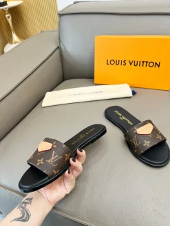 Alternative view of LV Slides Calfskin Leather EU35-42 A40202608031158