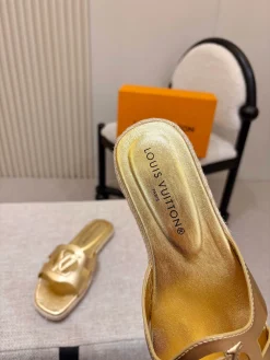 Alternative view of LV Slides Leather EU35-41 B60202608031843