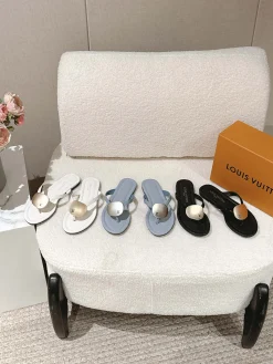 Alternative view of LV Slides Patent Leather EU35-41 B80202608031851