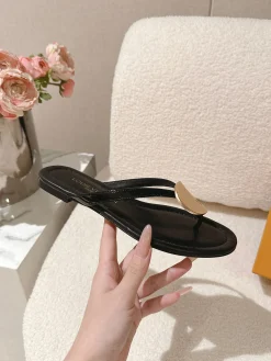 LV Slides Patent Leather EU35-41 B80202608031852