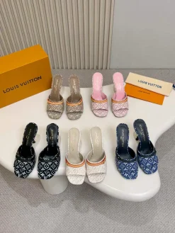 Alternative view of LV Slides Printed Fabric EU35-42 B60202608031574