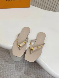 Alternative view of LV Slides Rubber EU35-43 A60202608031018