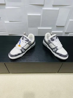 Alternative view of LV Sneakers B80202608030772