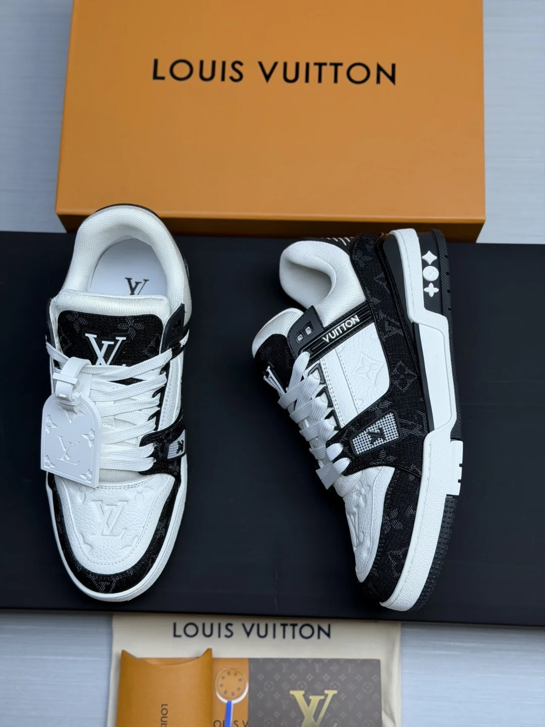 LV Sneakers Calf Leather EU35-46 B80202608030819 - Image 8