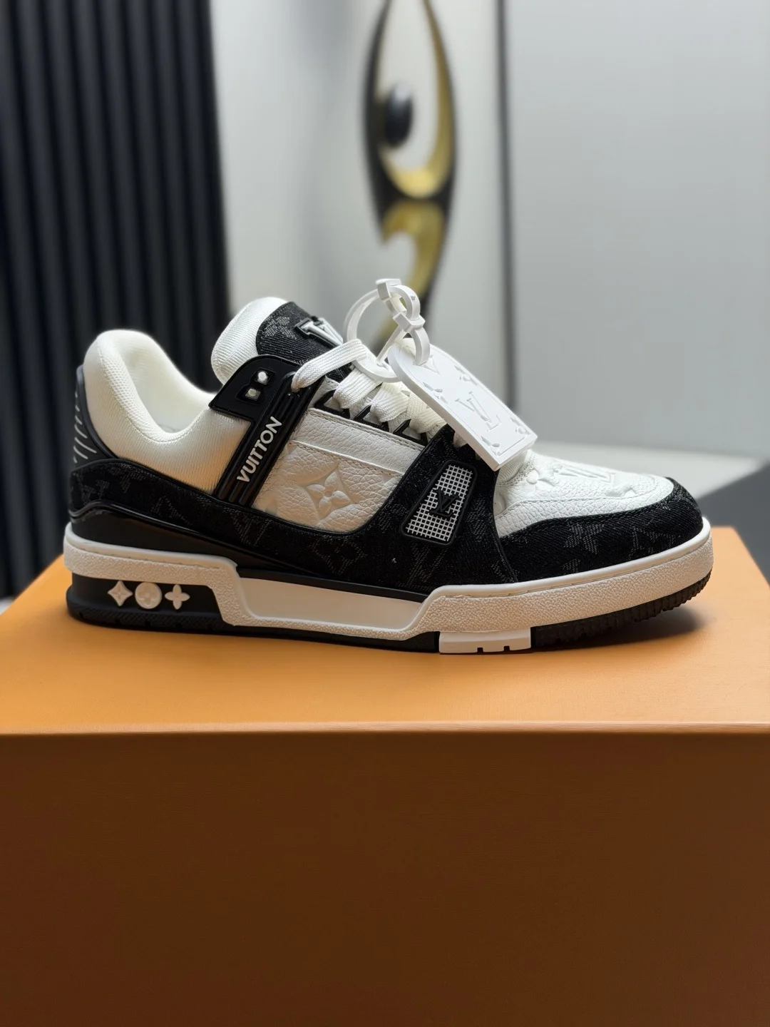 LV Sneakers Calf Leather EU35-46 B80202608030819 - Image 9