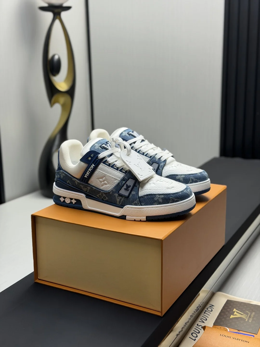 Alternative view of LV Sneakers Calf Leather EU35-46 B80202608030820