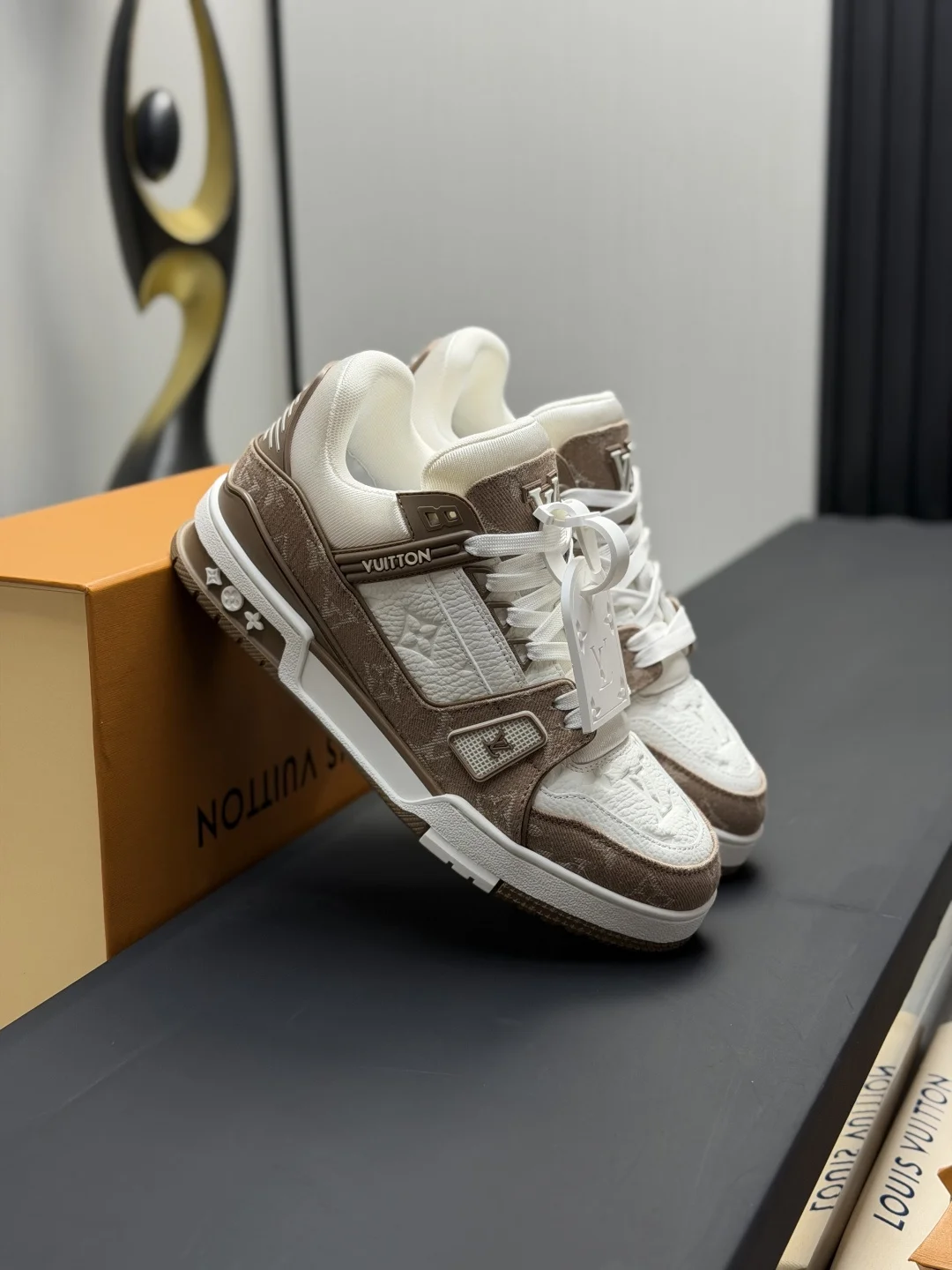 LV Sneakers Calf Leather EU35-46 B80202608030827 - Image 4