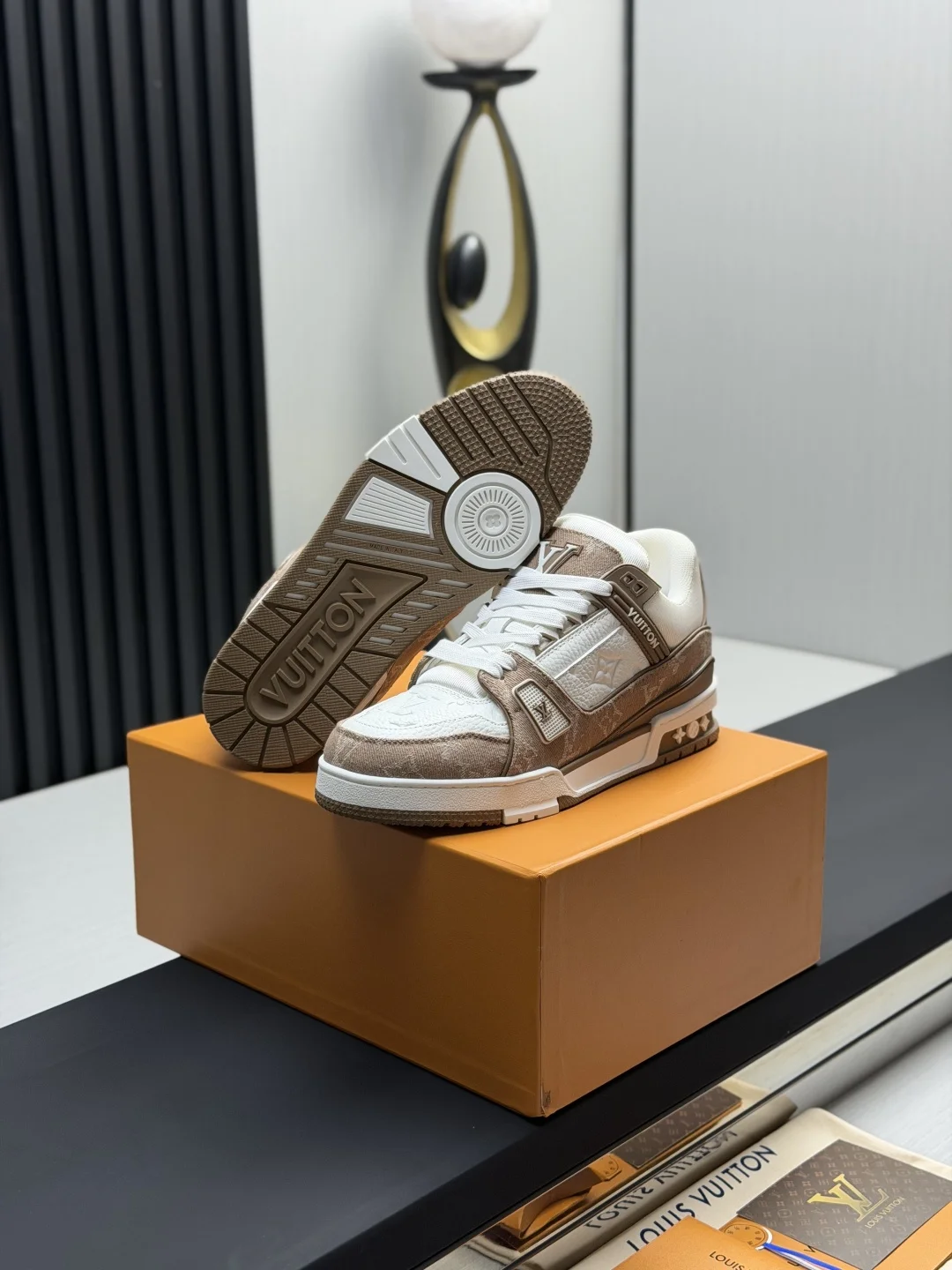 LV Sneakers Calf Leather EU35-46 B80202608030827 - Image 6