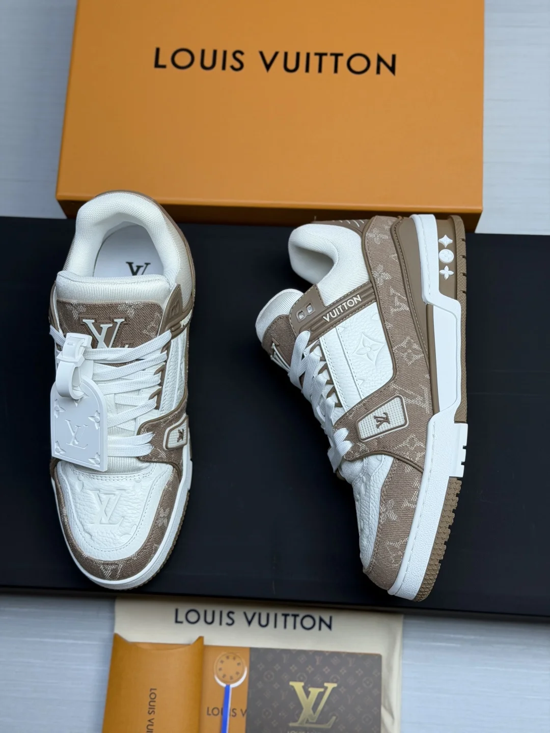 LV Sneakers Calf Leather EU35-46 B80202608030827 - Image 8