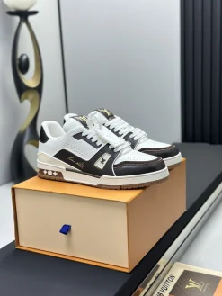 Alternative view of LV Sneakers Calf Leather EU35-46 C00202608030800