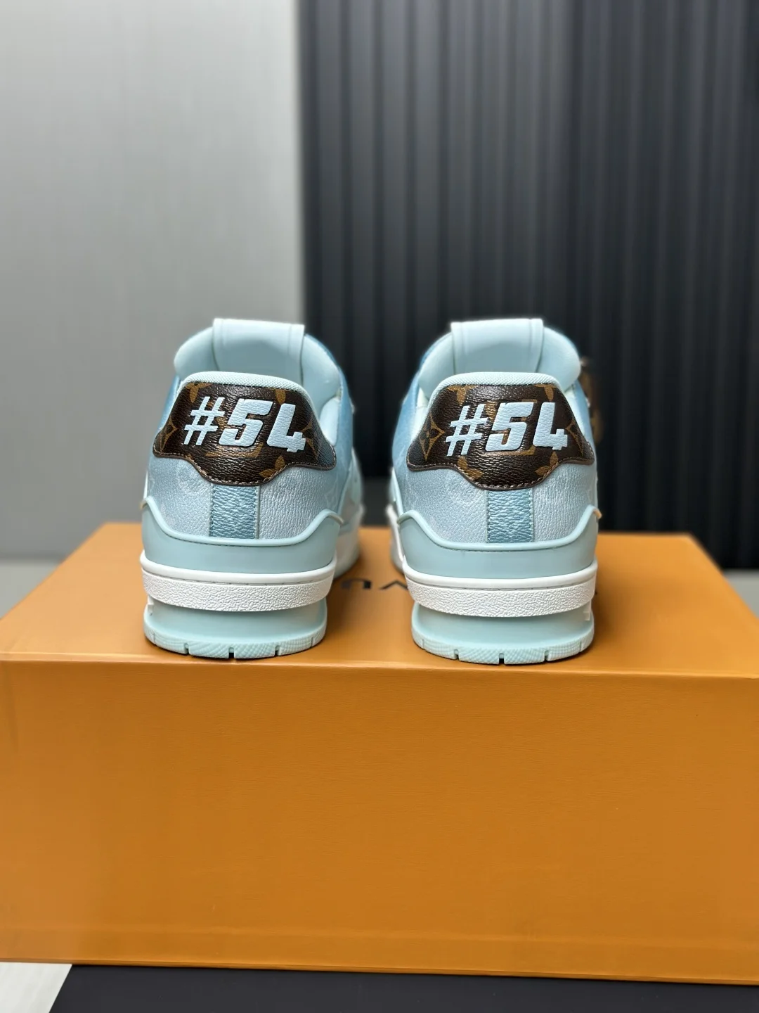 LV Sneakers Calf Leather EU35-46 C00202608030806 - Image 7