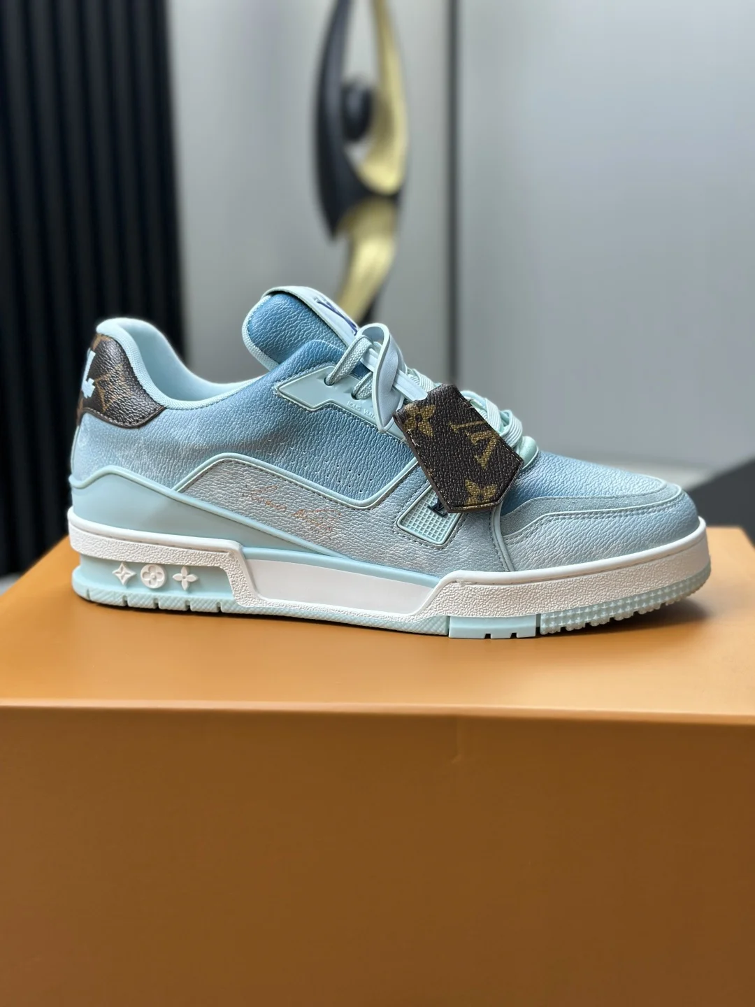 LV Sneakers Calf Leather EU35-46 C00202608030806 - Image 9