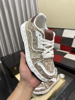 LV Sneakers Calf Leather EU38-44 B70202608030100