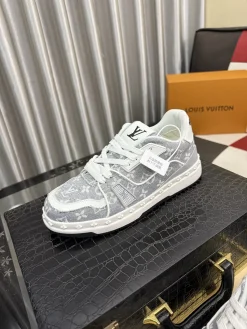LV Sneakers Calf Leather EU38-44 B70202608030101