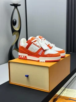 Alternative view of LV Sneakers Calf Leather & TPU EU35-46 B80202608030823