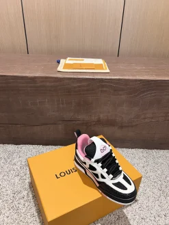 LV Sneakers Calfskin Leather EU35-40 C00202608030790