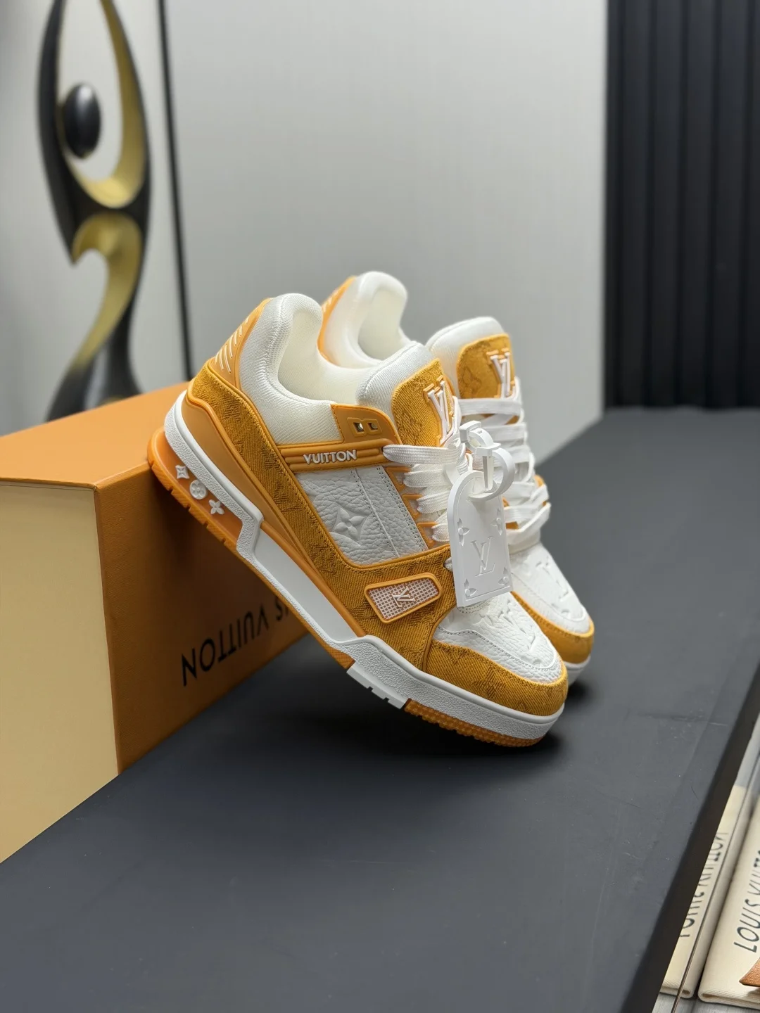 LV Sneakers Calfskin Leather EU35-46 B80202608030825 - Image 4