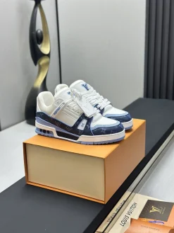 Alternative view of LV Sneakers Calfskin Leather EU35-46 C00202608030812