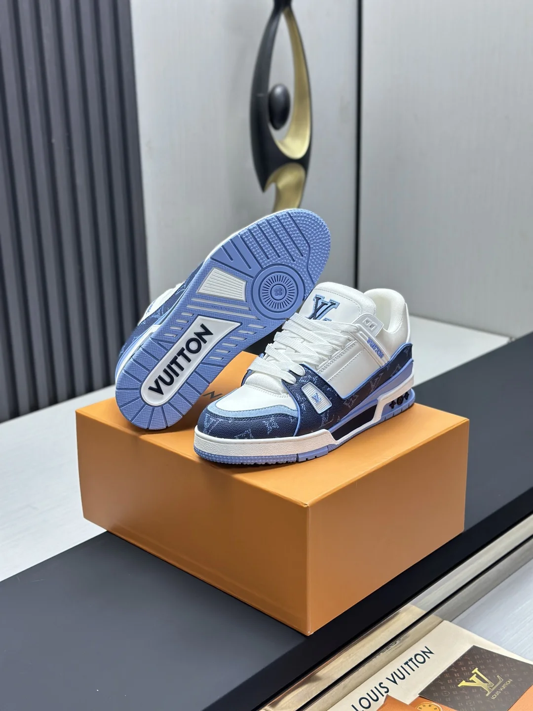 LV Sneakers Calfskin Leather EU35-46 C00202608030812 - Image 6