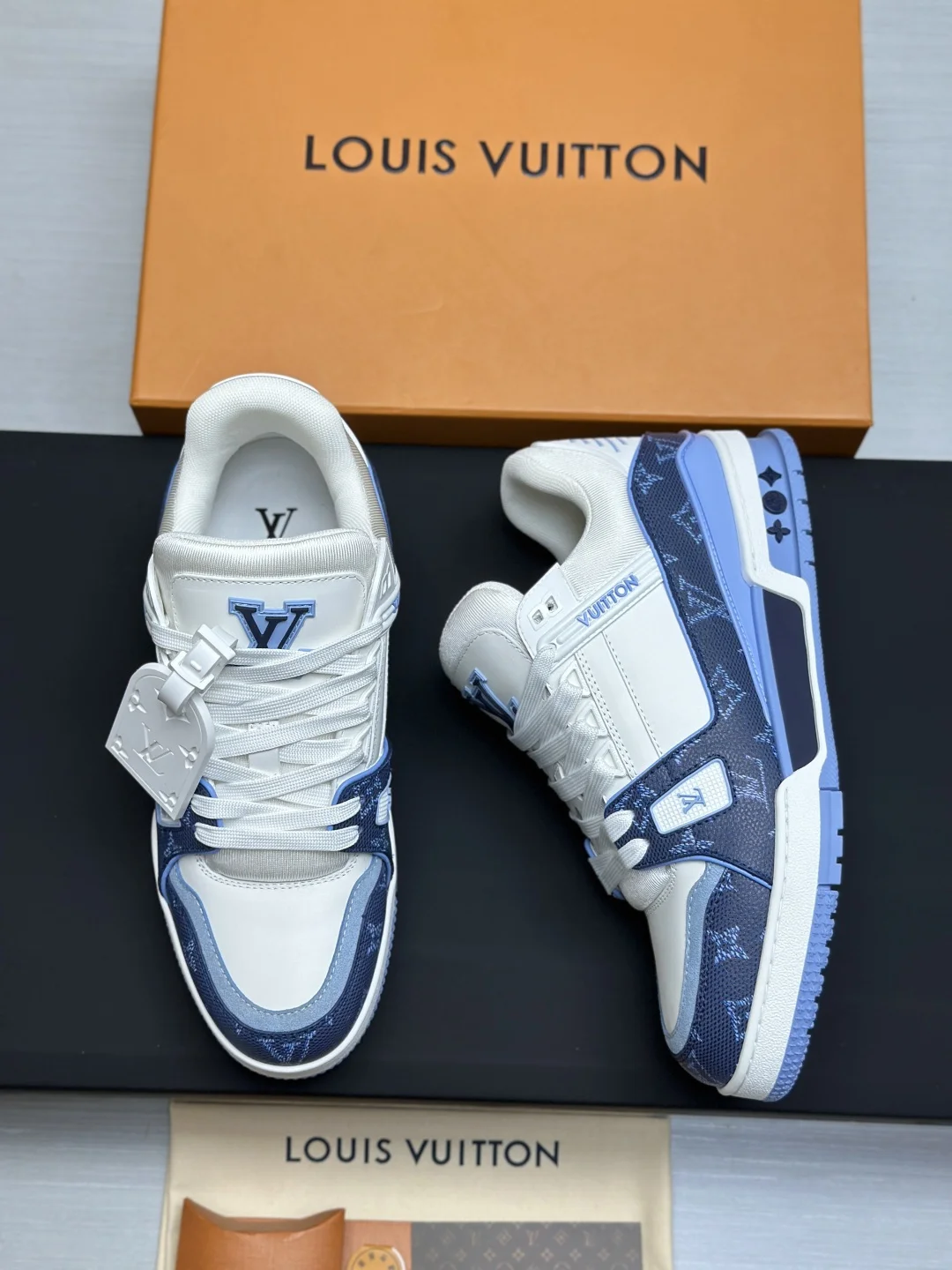 LV Sneakers Calfskin Leather EU35-46 C00202608030812 - Image 8