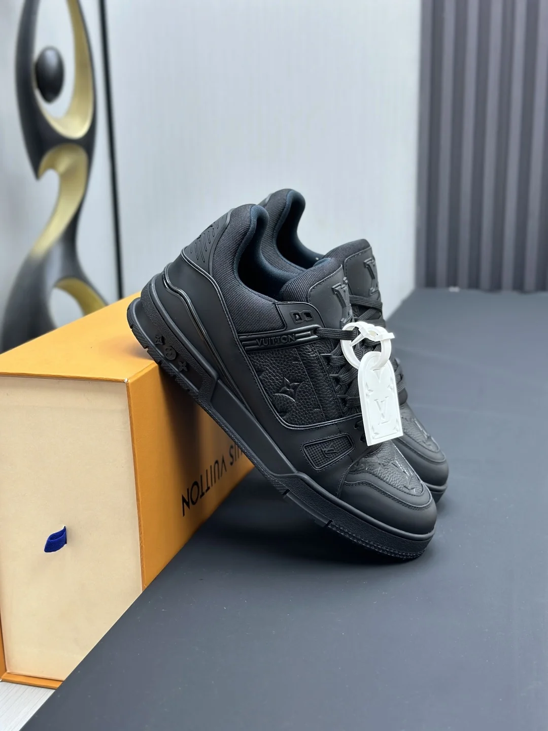 LV Sneakers Cow Leather EU35-46 C00202608030818 - Image 4
