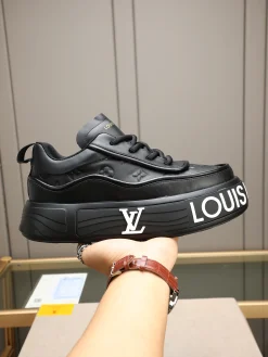 LV Sneakers Embossed Leather EU39-44 B70202608032195