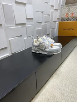 LV Sneakers Leather EU35-46 C00202608030782