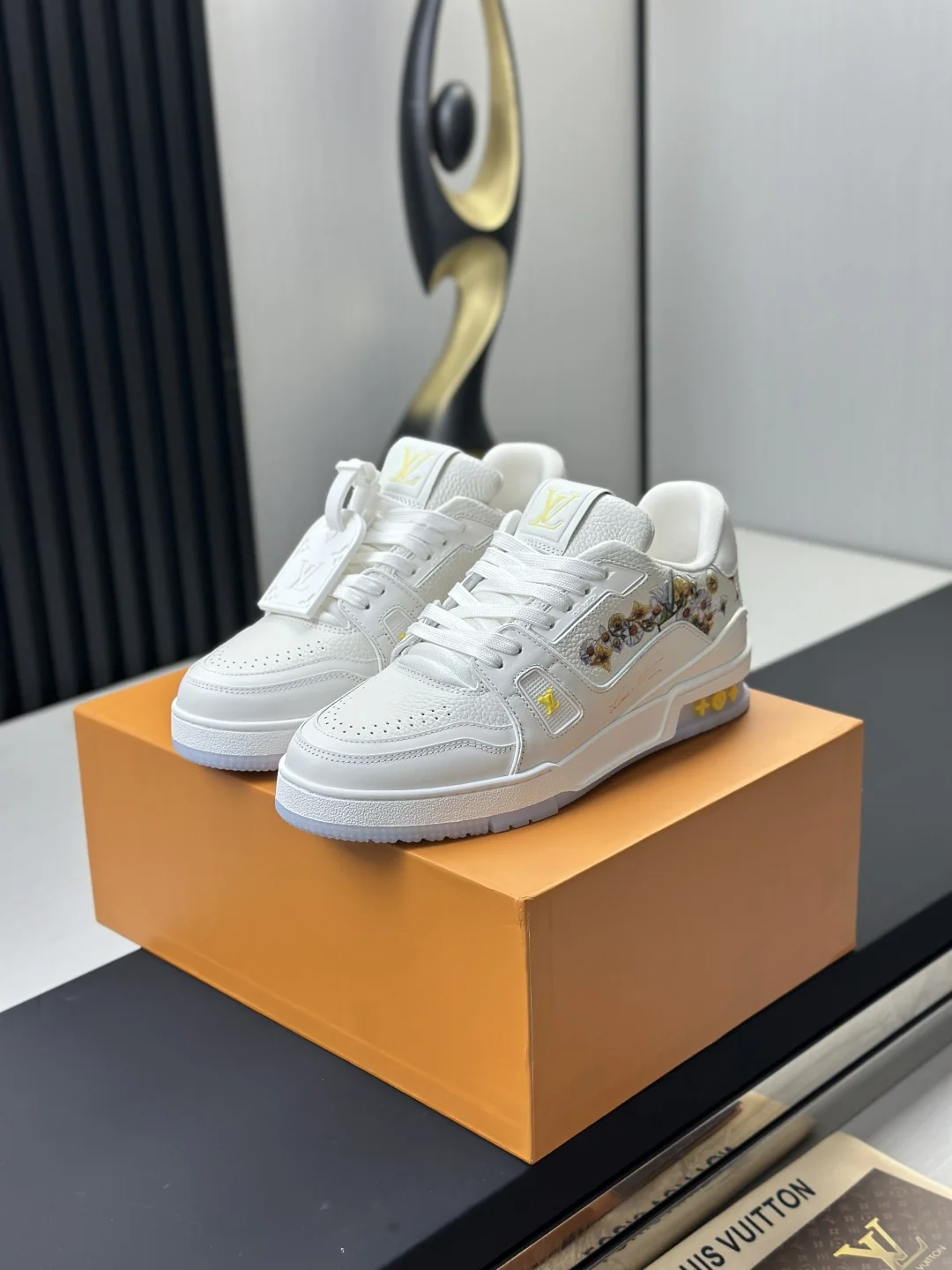LV Sneakers Leather EU35-46 C00202608030805